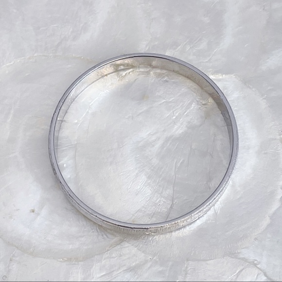 Vintage Monet Silver Tone Etched Stars Pretty Bangle Bracelet Elegant - Picture 9 of 12